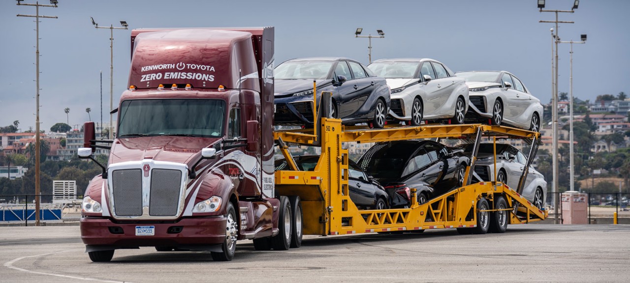 Toyota odhalila bezemisní kamion poháněný vodíkem