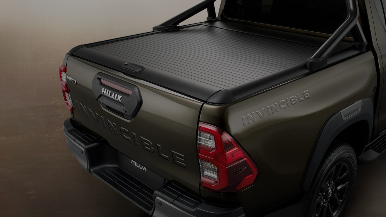 ÚPLNĚ NOVÁ TOYOTA HILUX
